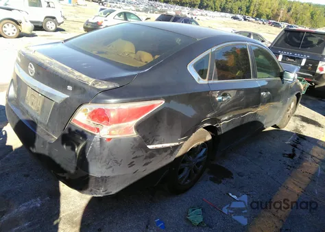 2015 Nissan Altima 2.5 S из США, поврежденный, VIN 1N4AL3AP4FC258463